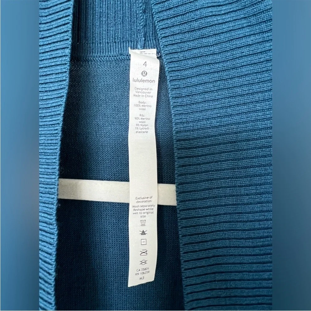 978. Like New - RARE Lululemon Gorgeous Blue Merino Wool Cardigan Sweater - Picture 6 of 11